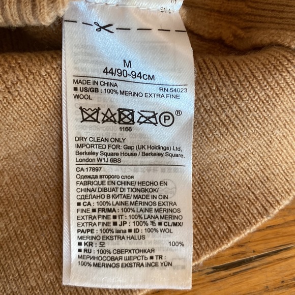 Banana Republic Sweater Sz Sm/Med - Picture 3 of 3